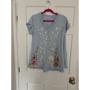 CAITE Embroidered V-neck Flowy Tunic Top, Heather Blue, Medium.